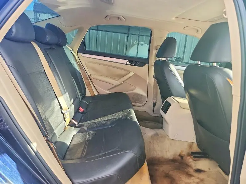2013 VOLKSWAGEN PASSAT SE  