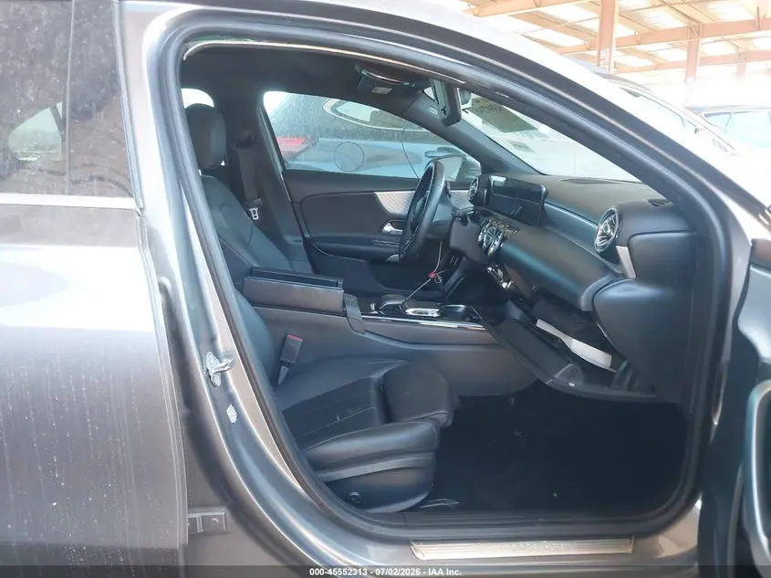 2019 MERCEDES-BENZ A 220  