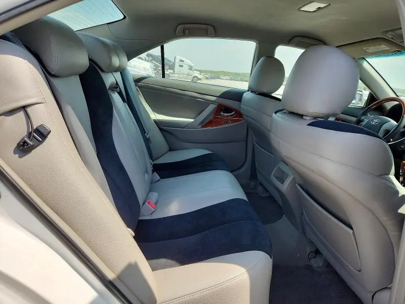 2011 TOYOTA CAMRY LE  