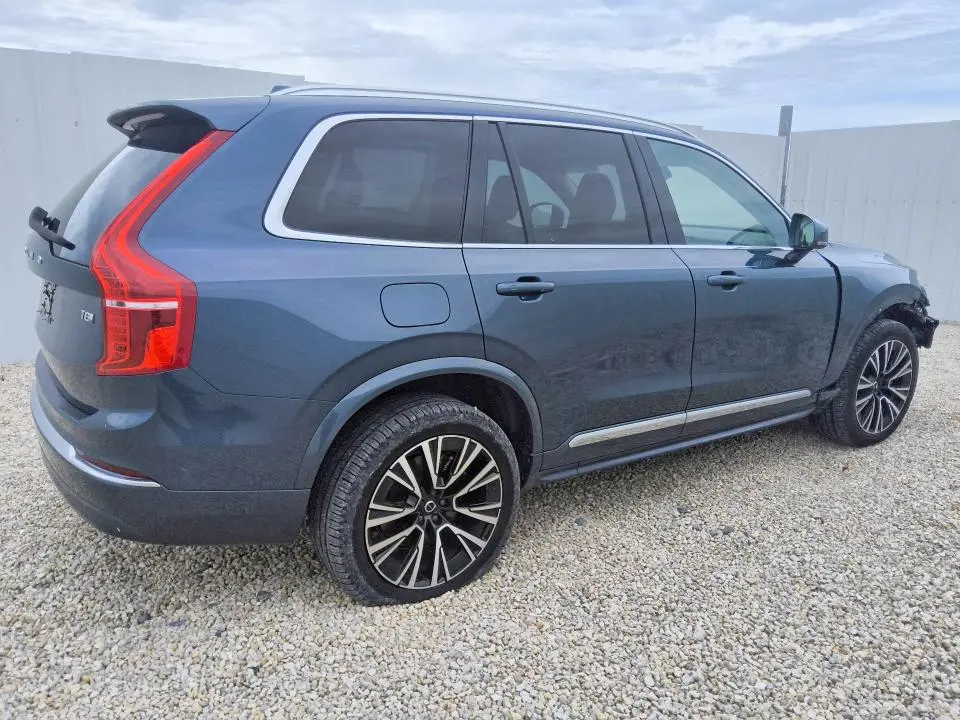 2025 VOLVO XC90 CORE  