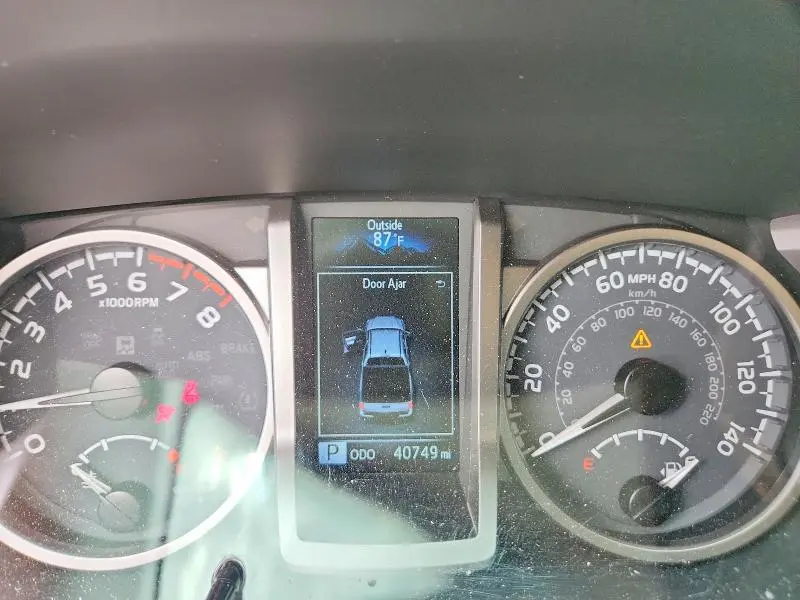 2023 TOYOTA TACOMA SR5 V6  
