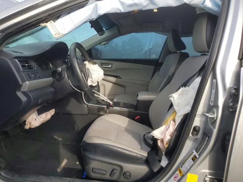 2016 TOYOTA CAMRY SE  