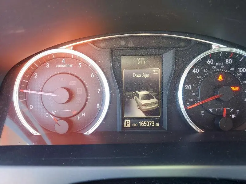 2015 TOYOTA CAMRY SE  