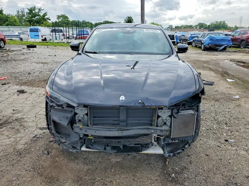 2022 MASERATI LEVANTE BASE  