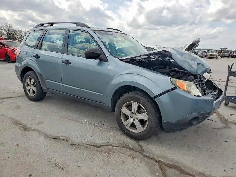 2010 SUBARU FORESTER XS  