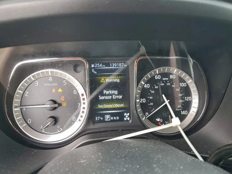 2017 NISSAN TITAN SV  