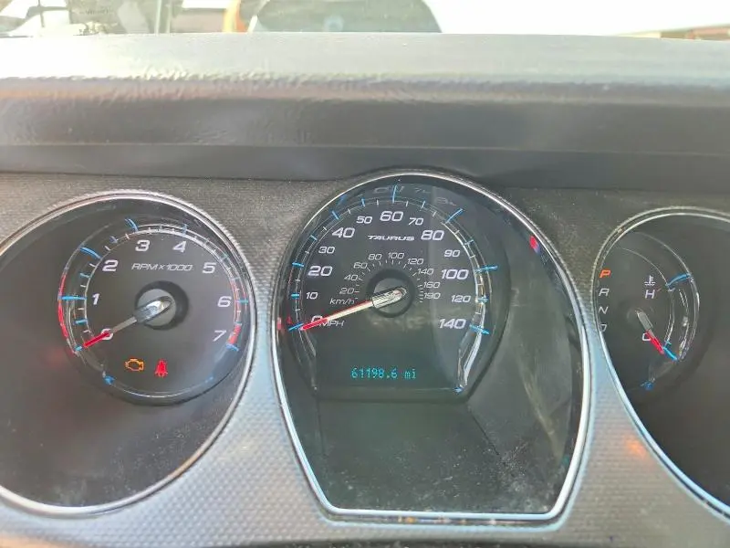 2011 FORD TAURUS SEL  