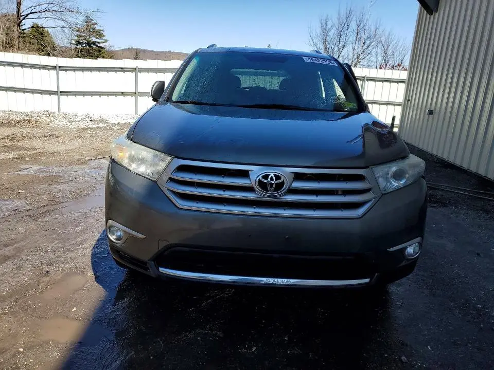 2011 TOYOTA HIGHLANDER BASE  