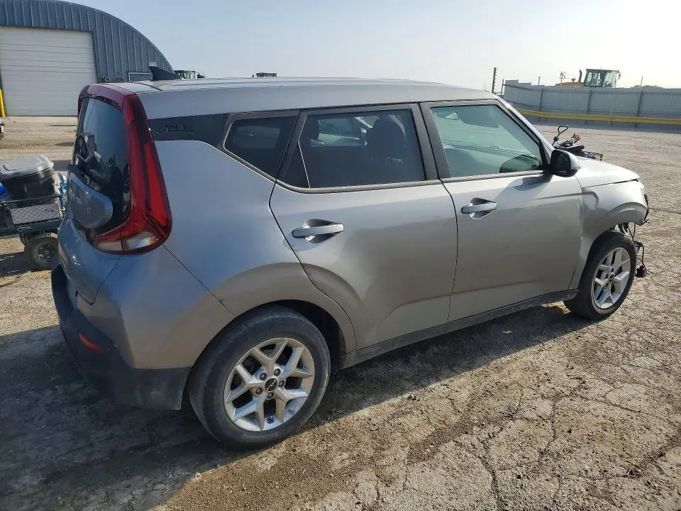 2022 KIA SOUL LX  