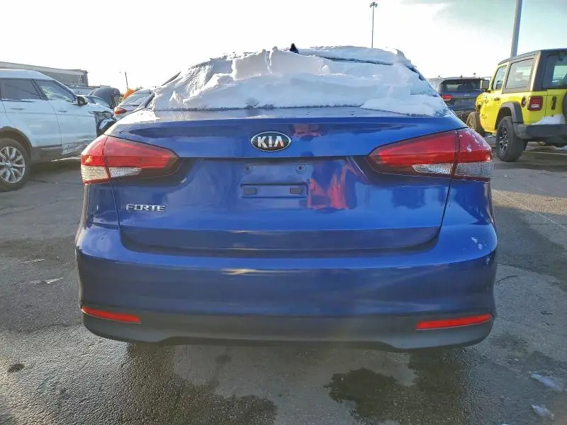 2018 KIA FORTE LX  