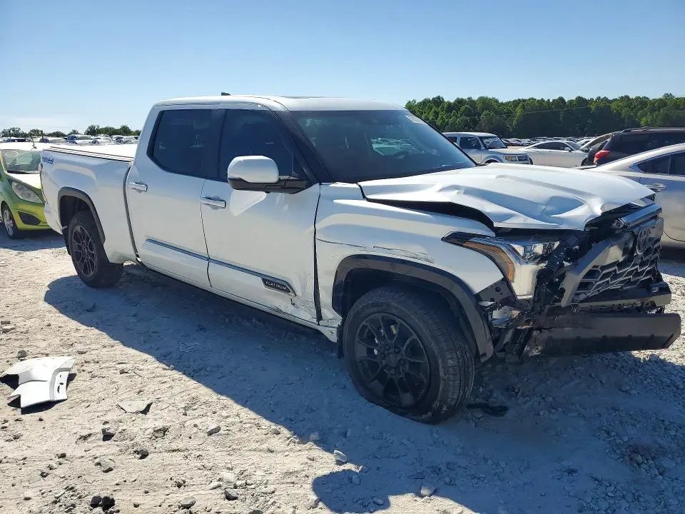 2025 TOYOTA TUNDRA PLATINUM  