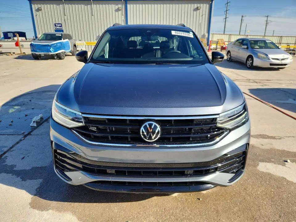 2022 VOLKSWAGEN TIGUAN SE R-LINE BLACK  