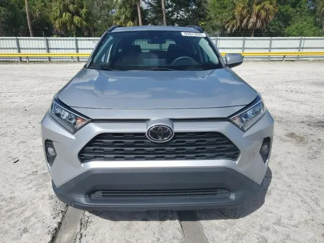 2021 TOYOTA RAV4 XLE  