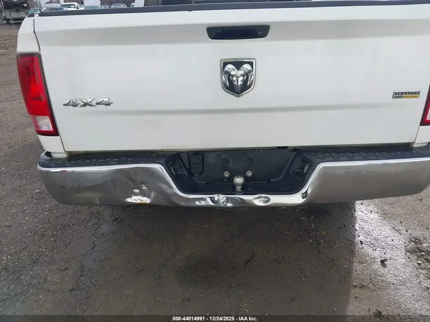 2017 RAM 1500 SLT  4X4 6'4 BOX