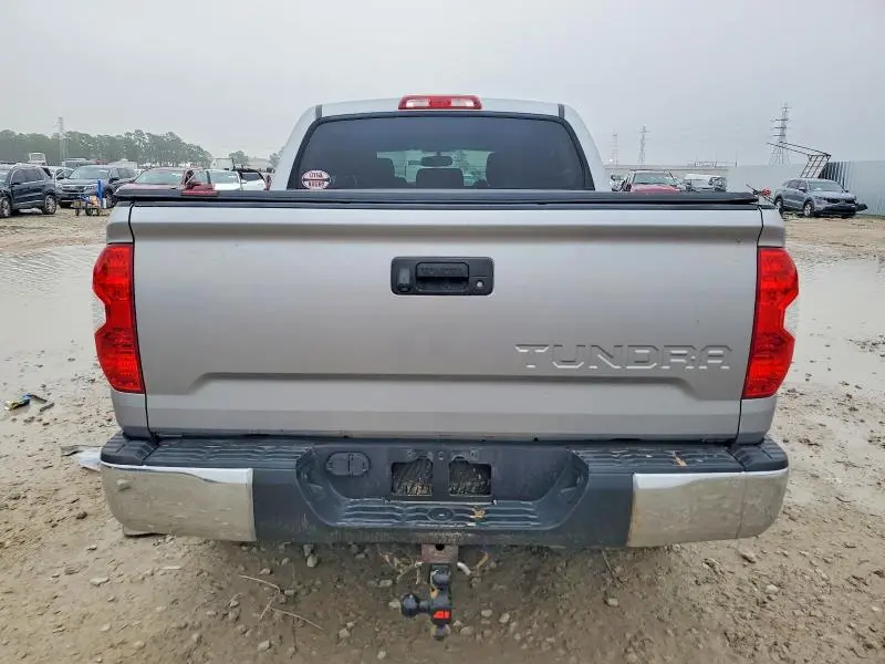2015 TOYOTA TUNDRA CREWMAX SR5  