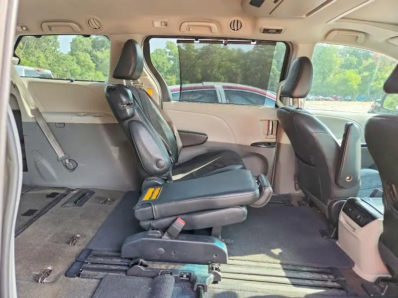 2012 TOYOTA SIENNA SPORT  