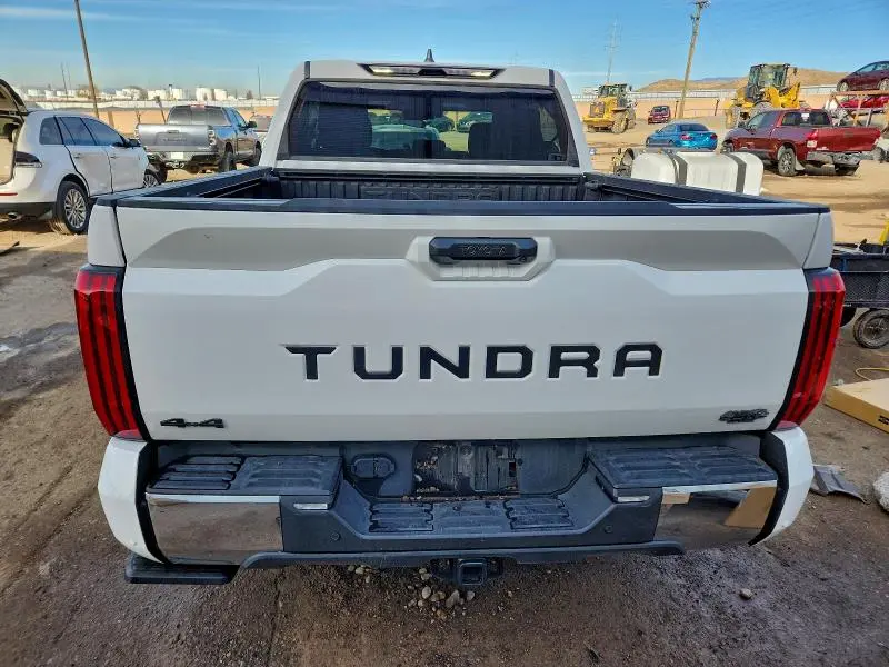 2025 TOYOTA TUNDRA SR5  