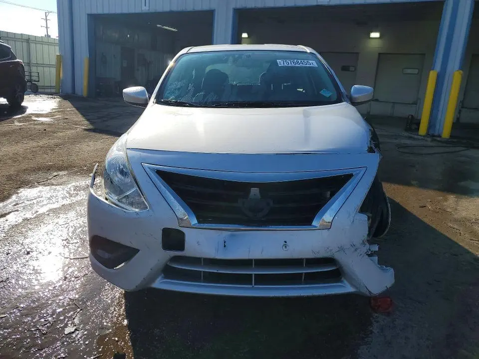 2019 NISSAN VERSA S  