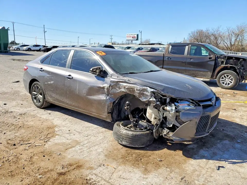 2017 TOYOTA CAMRY SE  