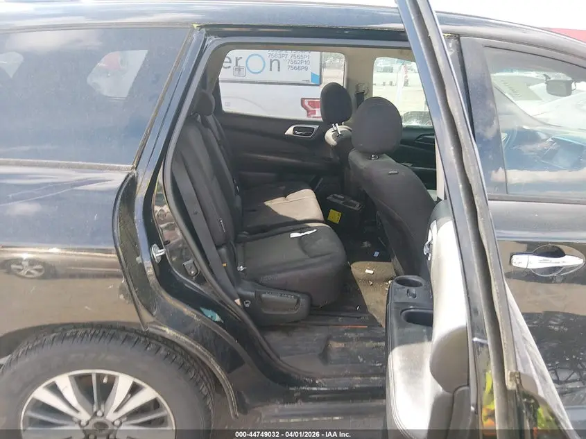 2018 NISSAN PATHFINDER SV