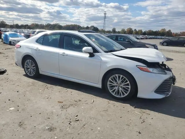 2020 TOYOTA CAMRY XLE  