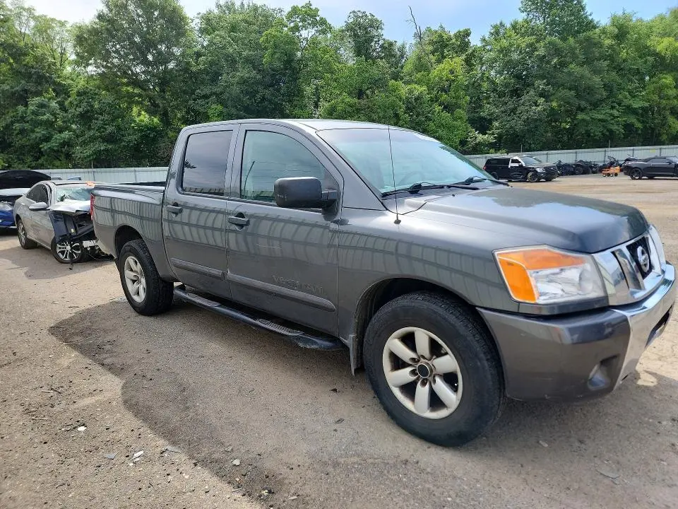 2012 NISSAN TITAN SV  