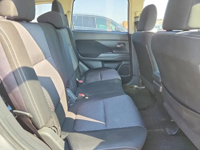 2018 MITSUBISHI OUTLANDER SE  