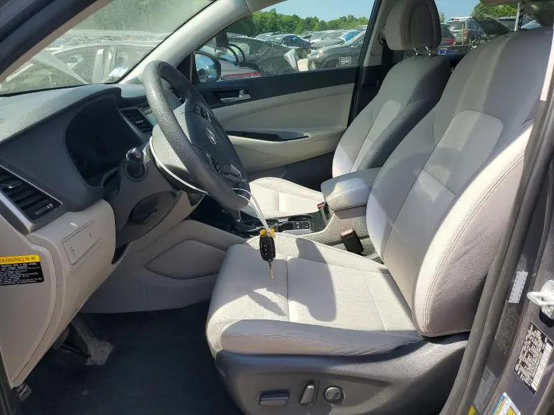 2017 HYUNDAI TUCSON SE  
