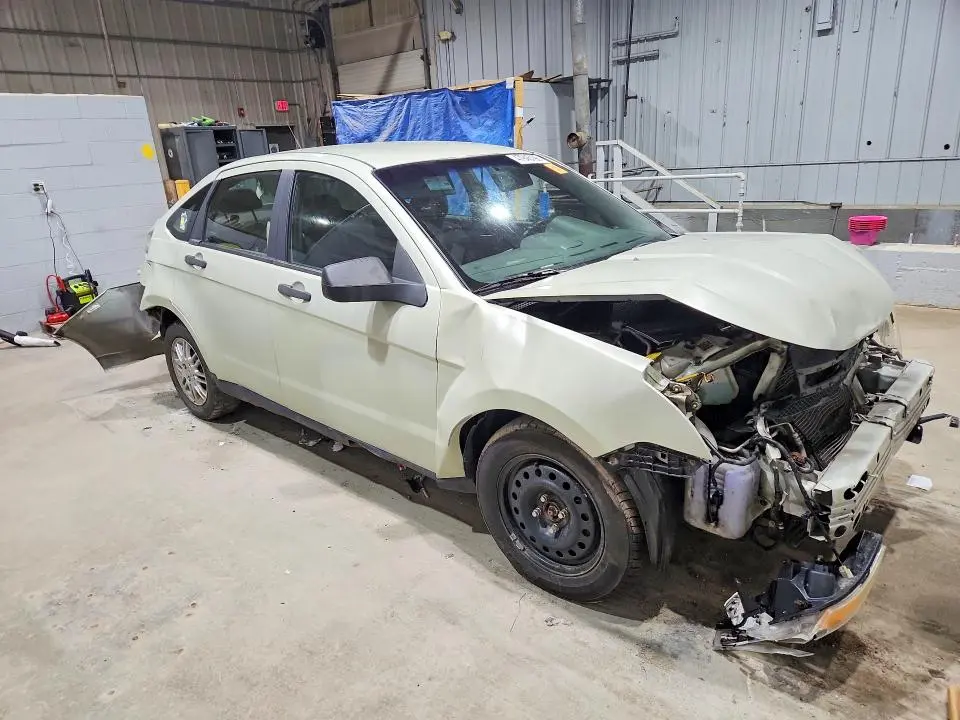 2010 FORD FOCUS SE  