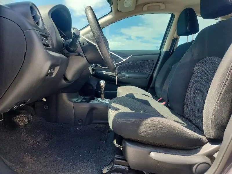 2015 NISSAN VERSA 1.6 SV  