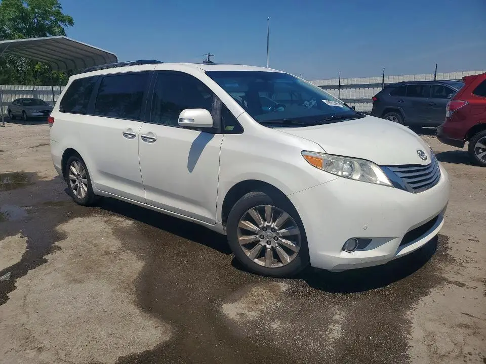 2013 TOYOTA SIENNA LIMITED 7-PASSENGER  