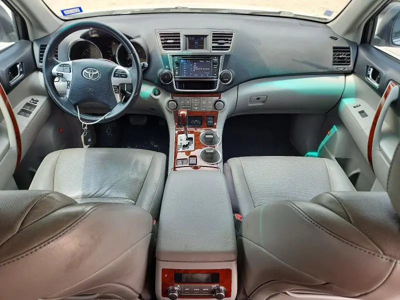 2013 TOYOTA HIGHLANDER LIMITED  