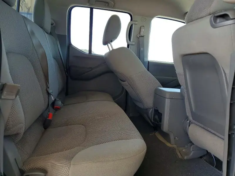 2014 NISSAN FRONTIER S  
