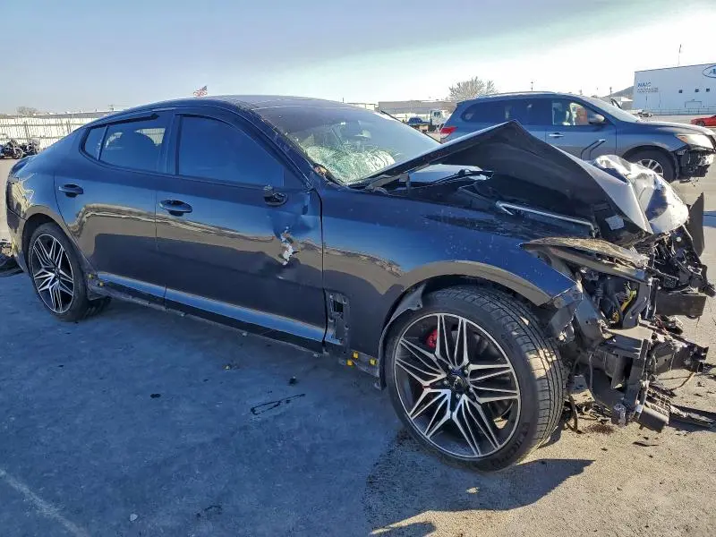 2022 KIA STINGER GT2  