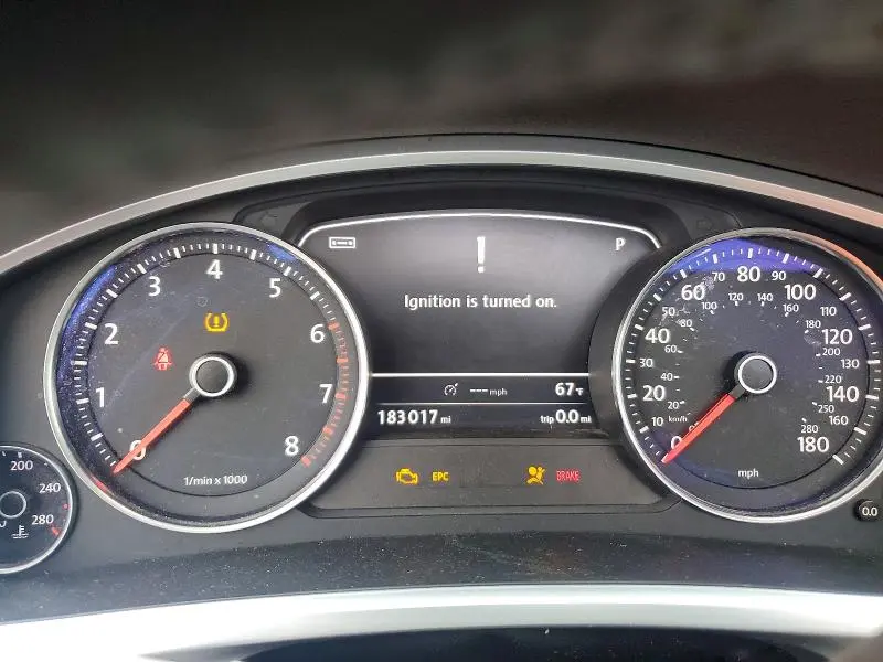 2012 VOLKSWAGEN TOUAREG V6  