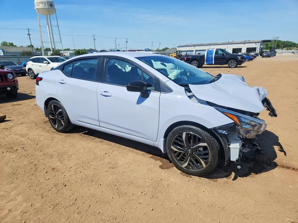 2024 NISSAN VERSA SR  