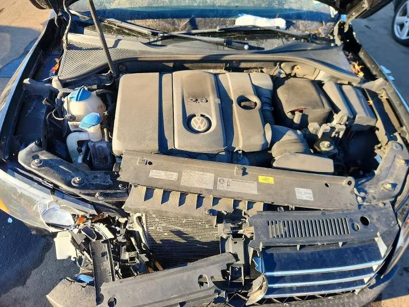 2013 VOLKSWAGEN PASSAT SE  