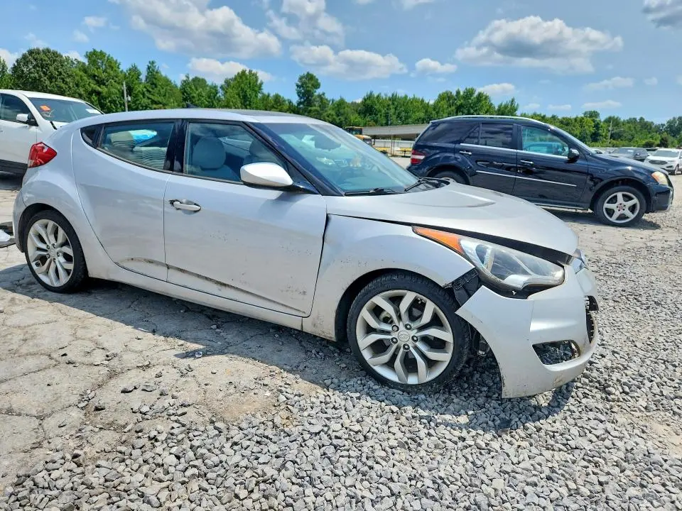2012 HYUNDAI VELOSTER BASE  