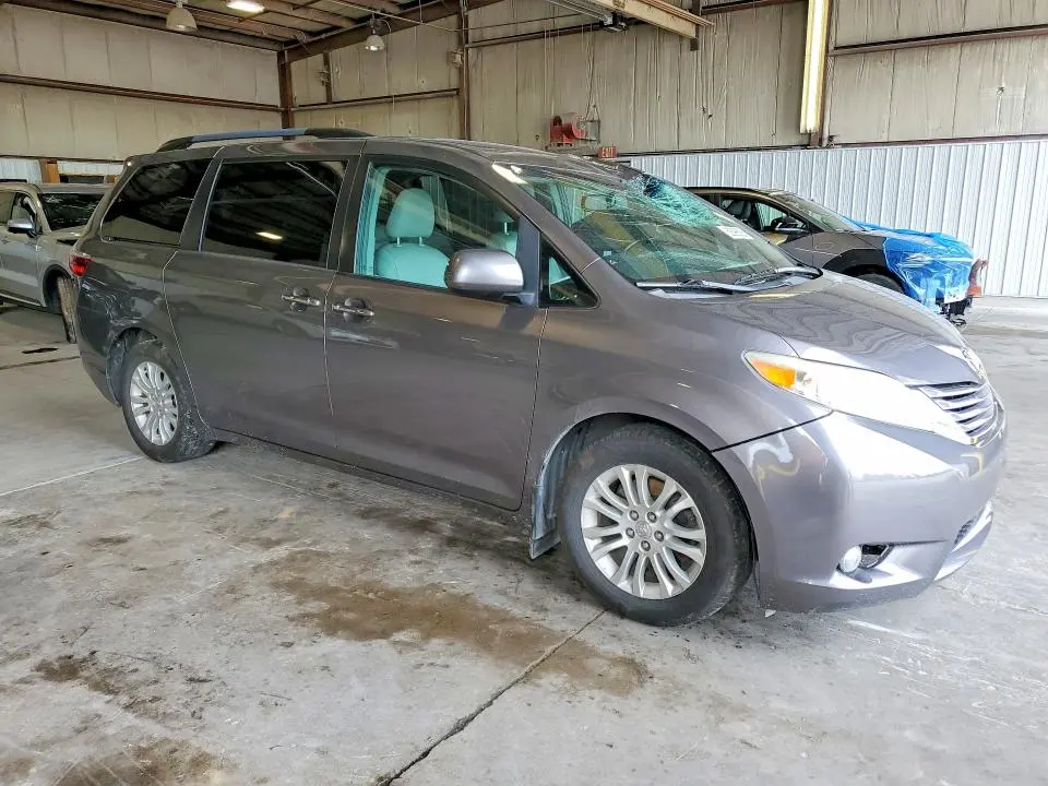 2017 TOYOTA SIENNA XLE 8-PASSENGER  