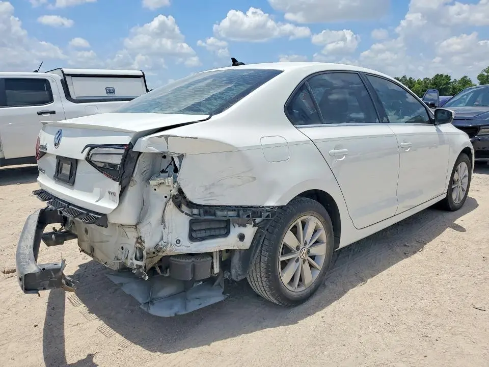 2016 VOLKSWAGEN JETTA SE  