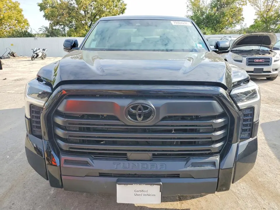 2025 TOYOTA TUNDRA SR5  