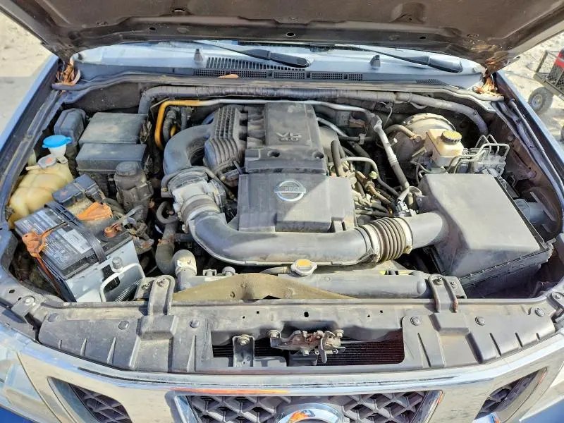 2015 NISSAN FRONTIER SV  