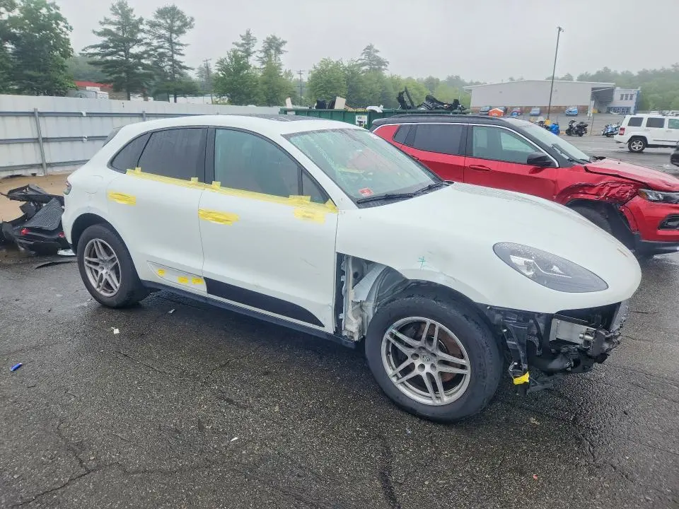 2019 PORSCHE MACAN   