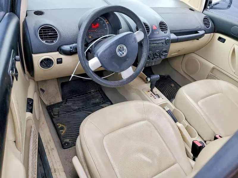 2010 VOLKSWAGEN NEW BEETLE   