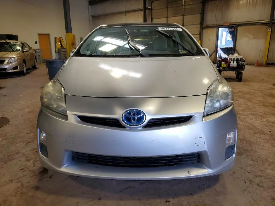 2010 TOYOTA PRIUS III  