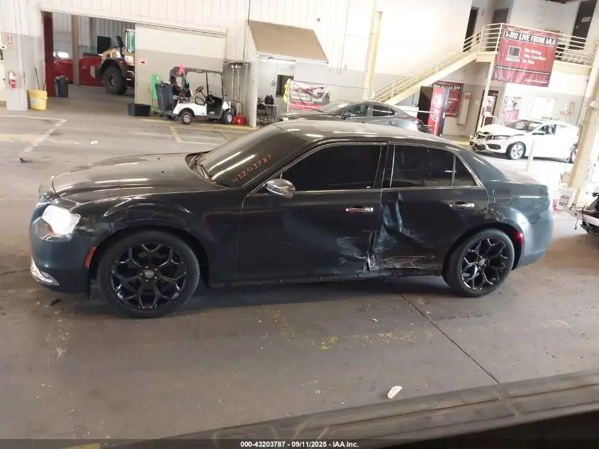 2017 CHRYSLER 300C  