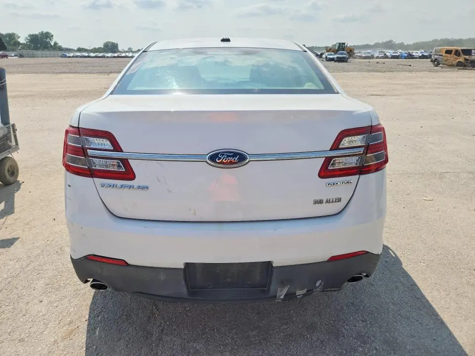 2013 FORD TAURUS SE  
