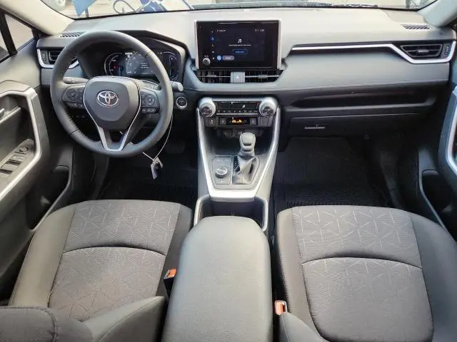 2025 TOYOTA RAV4 XLE  