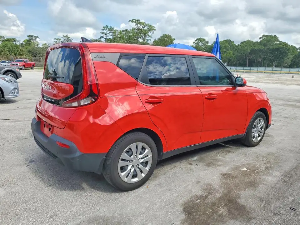 2022 KIA SOUL LX  