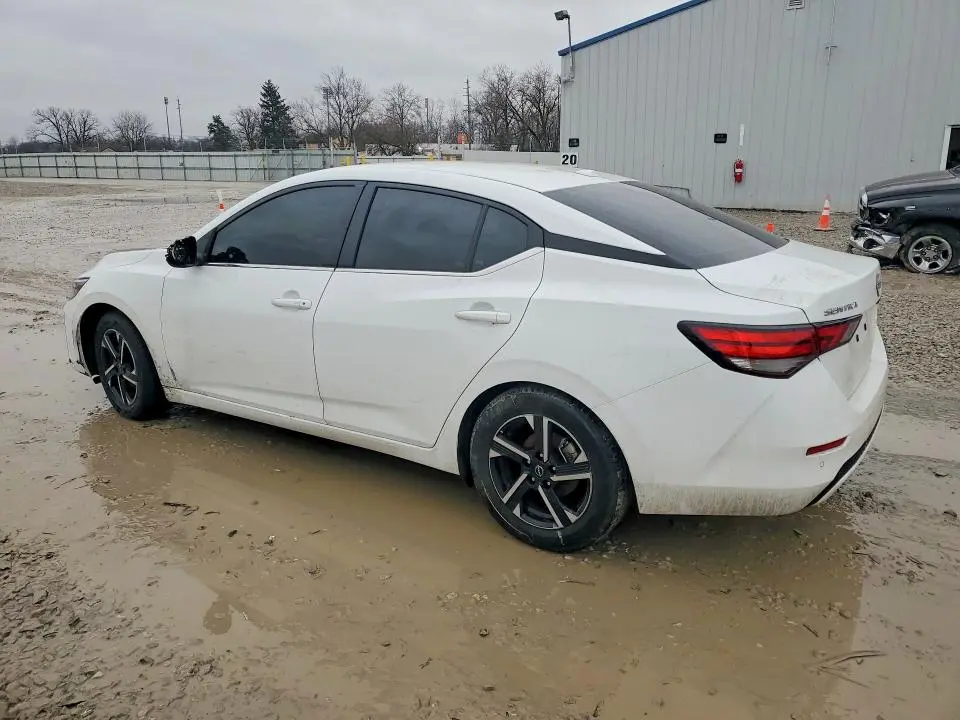 2025 NISSAN SENTRA SV  